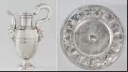 À esquerda, jarra de prata feita com metal da frota espanhola capturada em 1628; à direita, bacia de prata produzida depois - Divulgação/inv. NG-NM-583 e inv. NG-NM-582