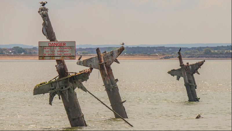 Mastros do SS Montgomery no local do naufrágio - Getty Images